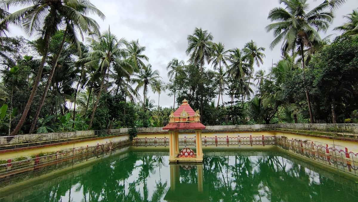 The water tank at Mahalaxmi Temple complex