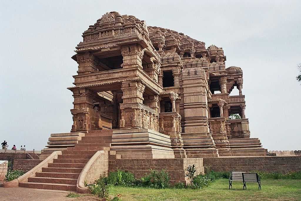 Saas Bahu Temple travel image