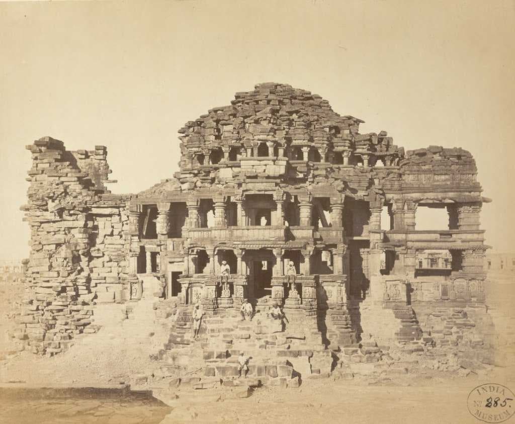 Saas Bahu Temple travel image