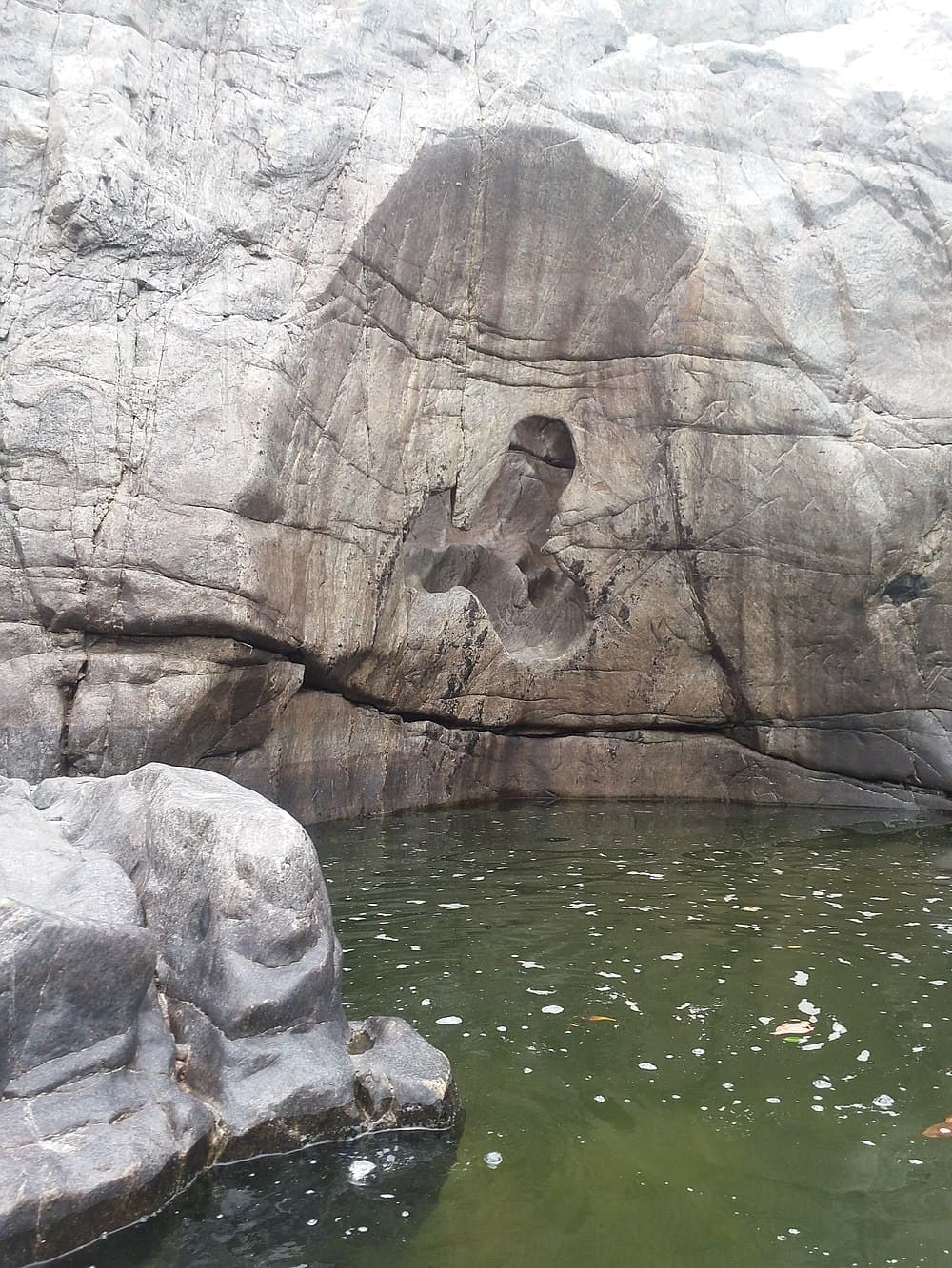 Hogenakkal Falls travel image
