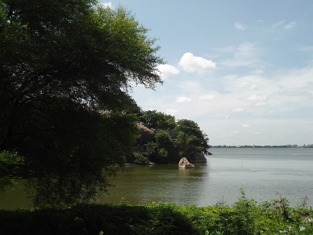 Hussain Sagar Lake travel image