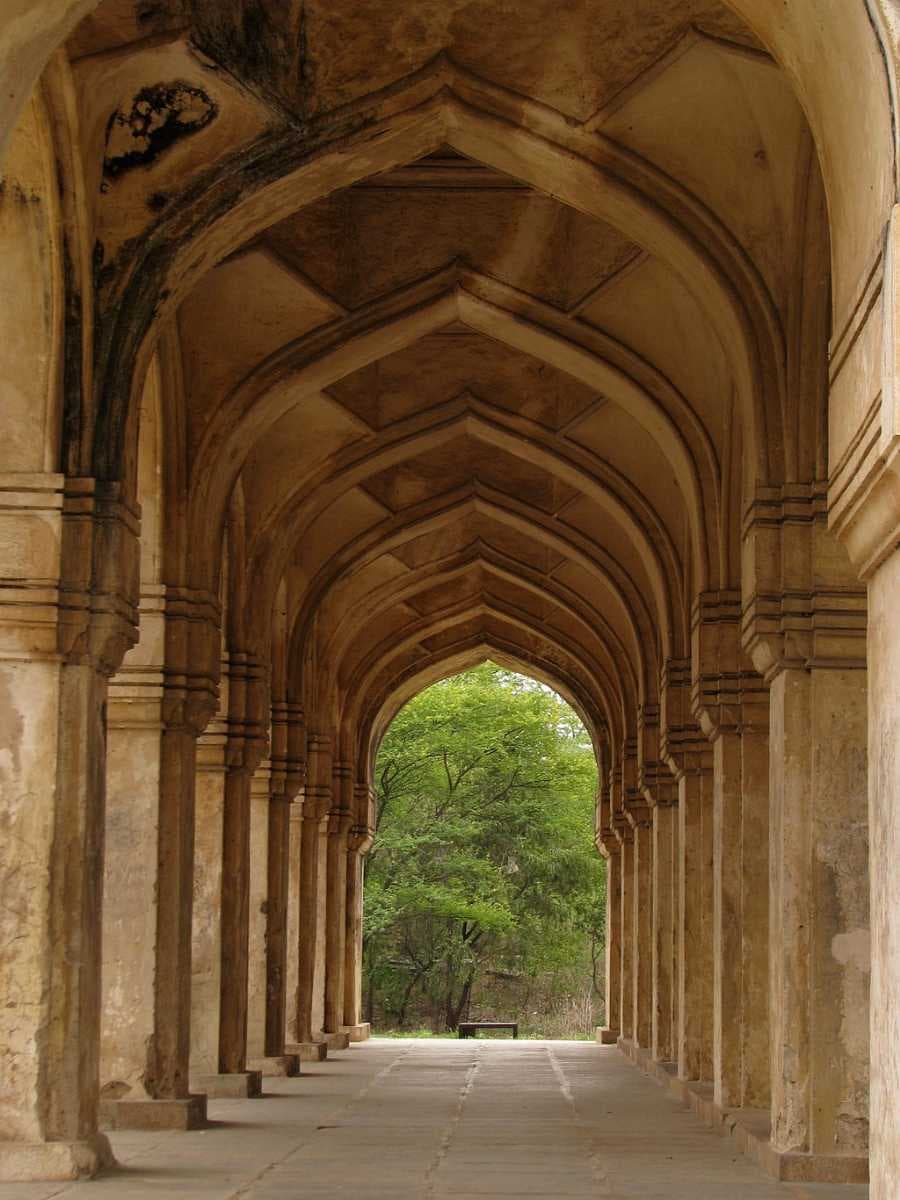Qutb Shahi Tomb - Built in Indo-Islamic Architecture