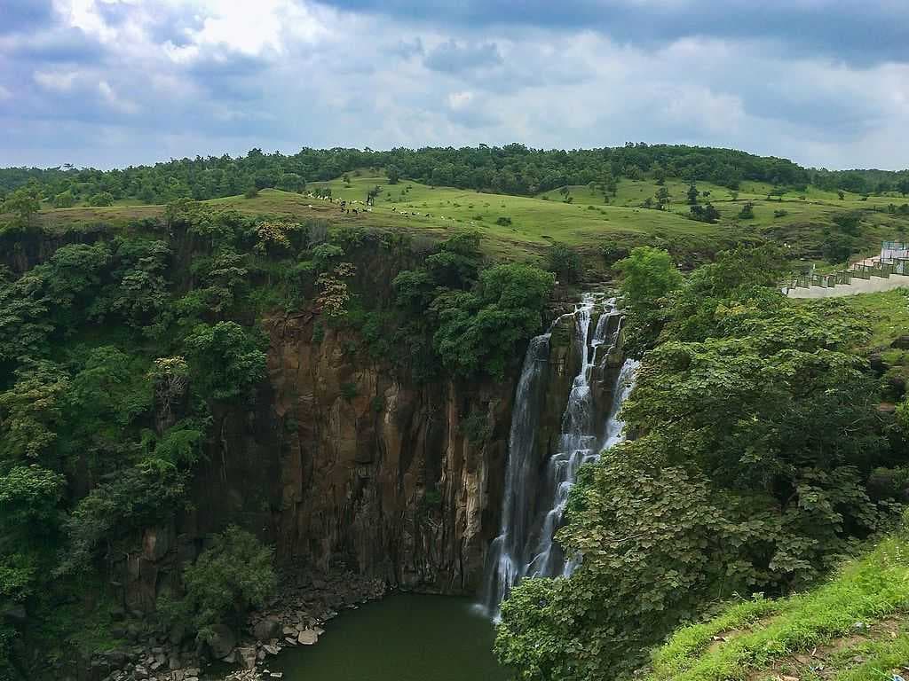 Patalpani Waterfalls travel image