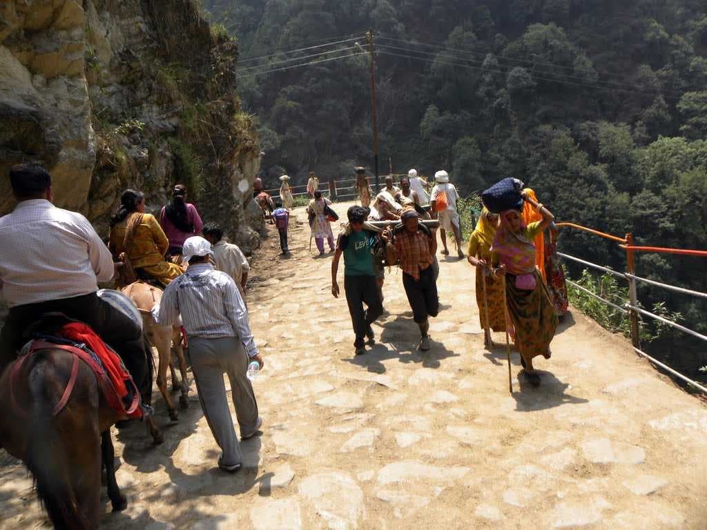 Gaurikund travel image