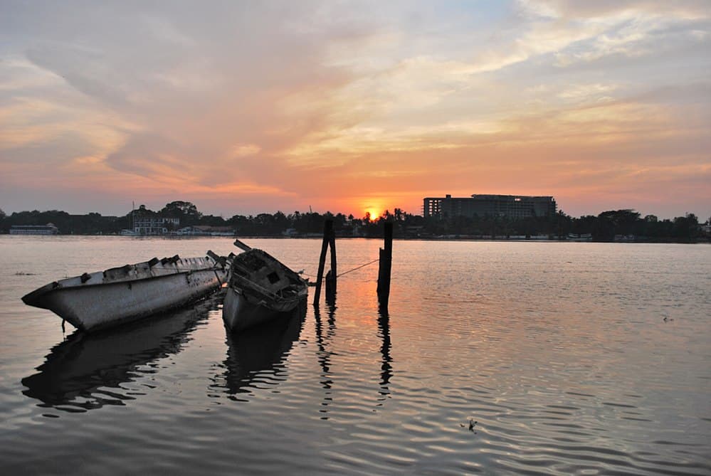 Marine Drive, Kochi travel image