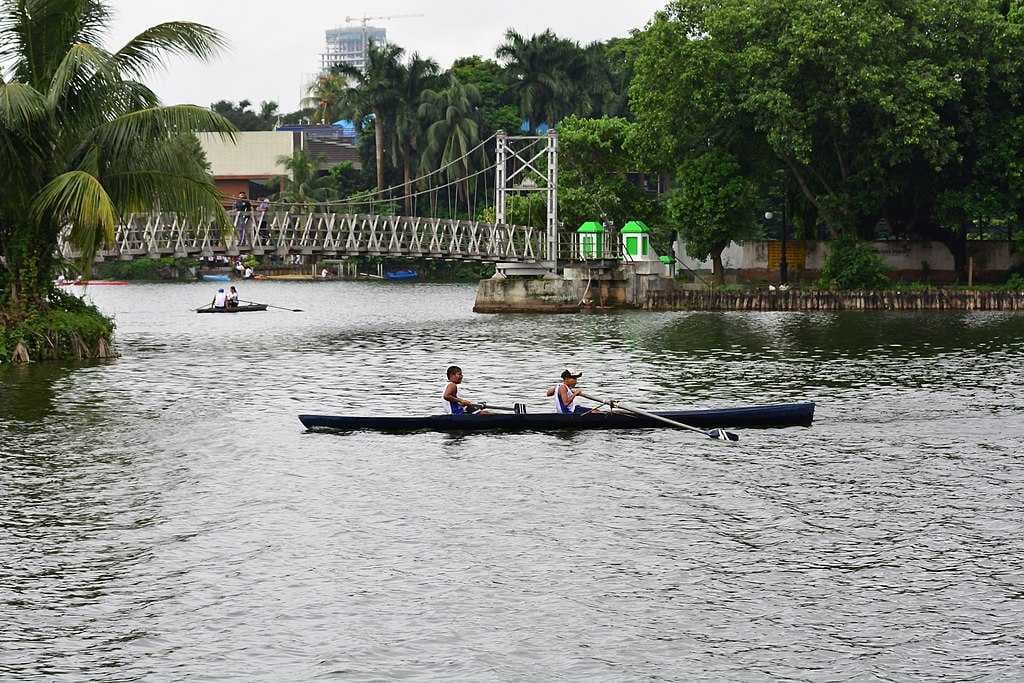 Rowing going on in Rabindra Sarovar Lake.