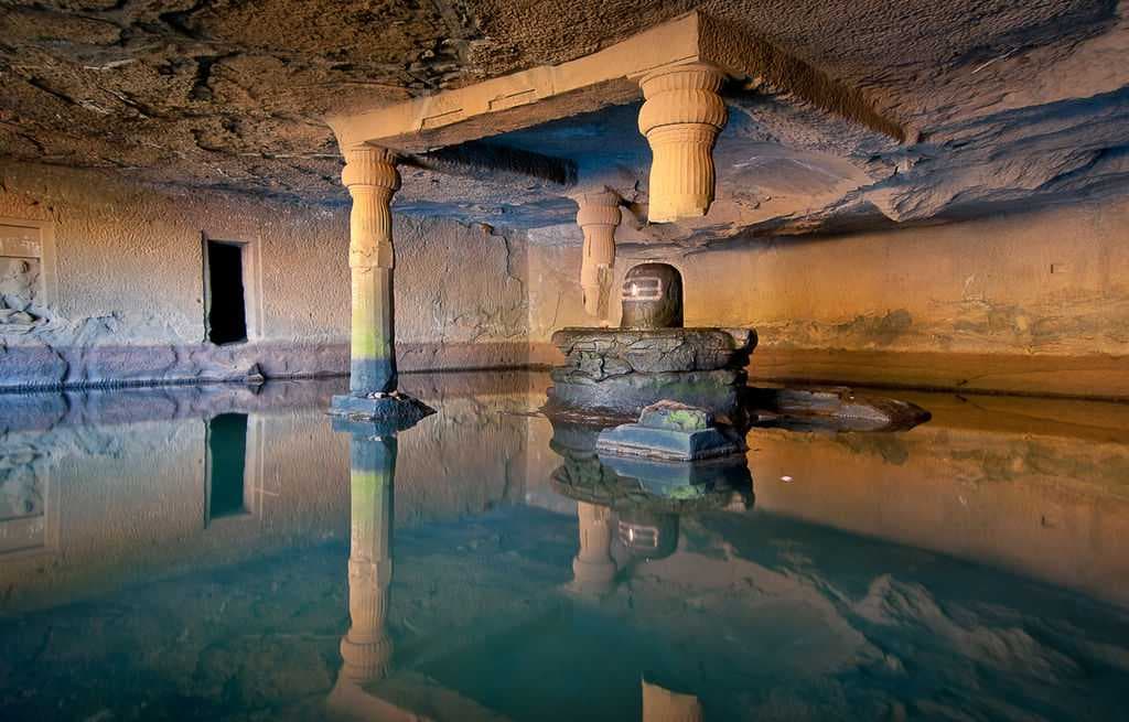 Kedareshwar Cave. Local legend holds that when the fourth pillar breaks, the world will come to an end.