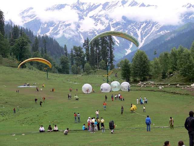 Paragliding in Manali