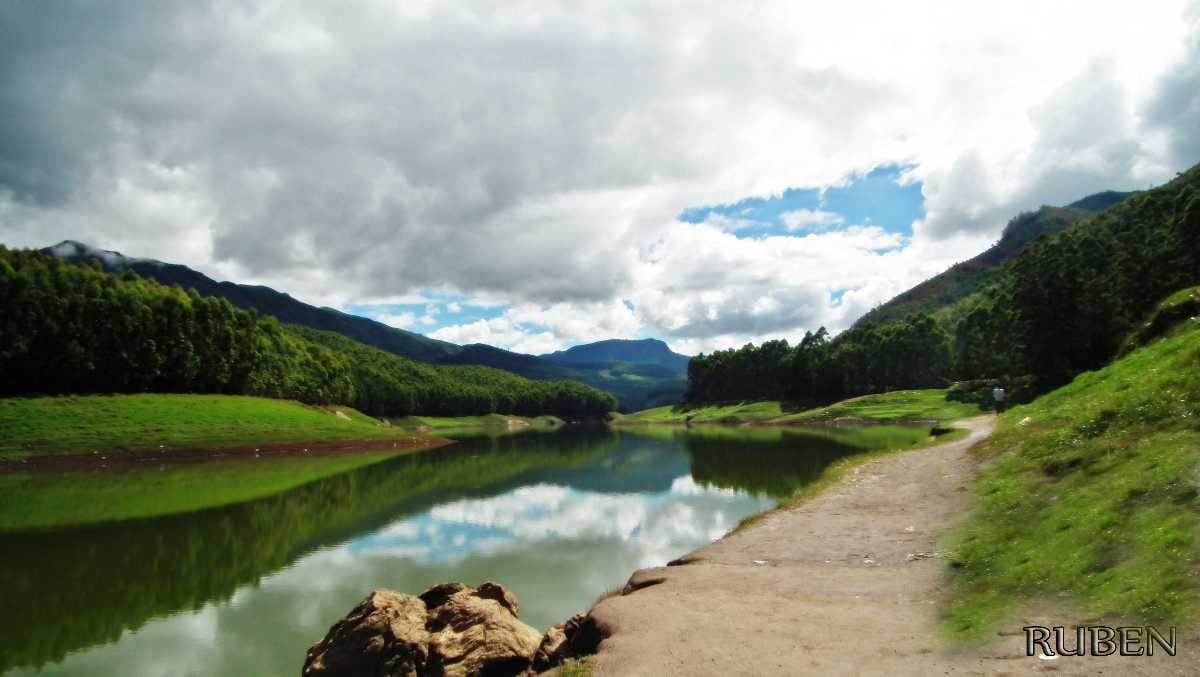 Echo Point, Munnar travel image