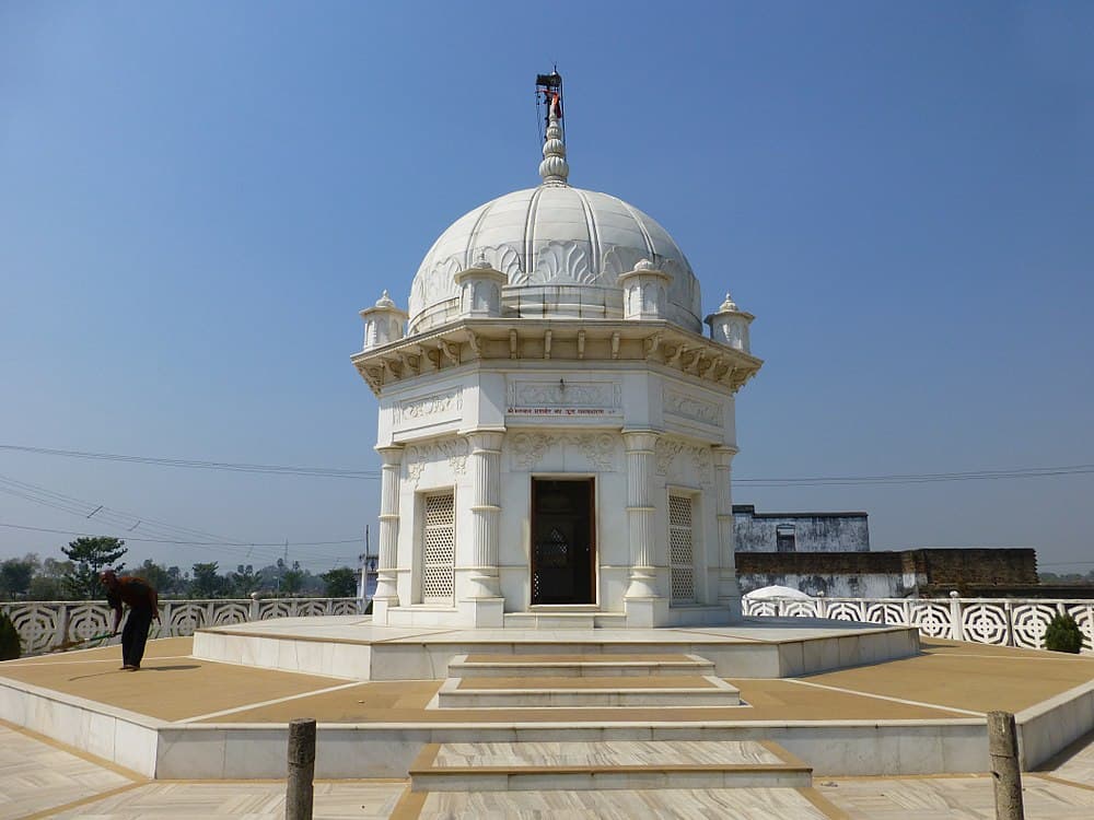 Pawapuri travel image