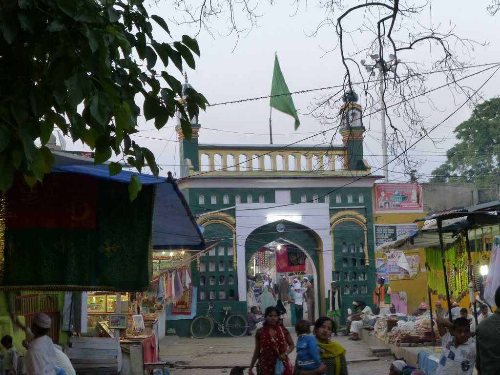Piran Kaliyar Sharif travel image