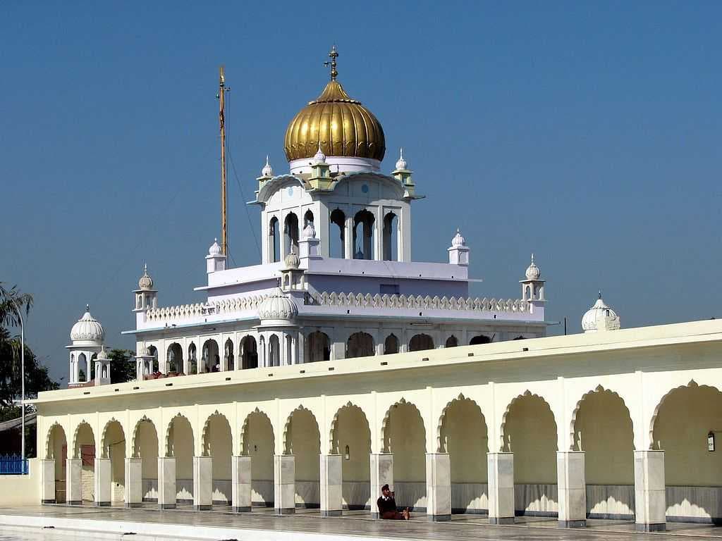 Sarovar (sacred pool) at Fatehgarh Sahib Gurdwara, Punjab, India.