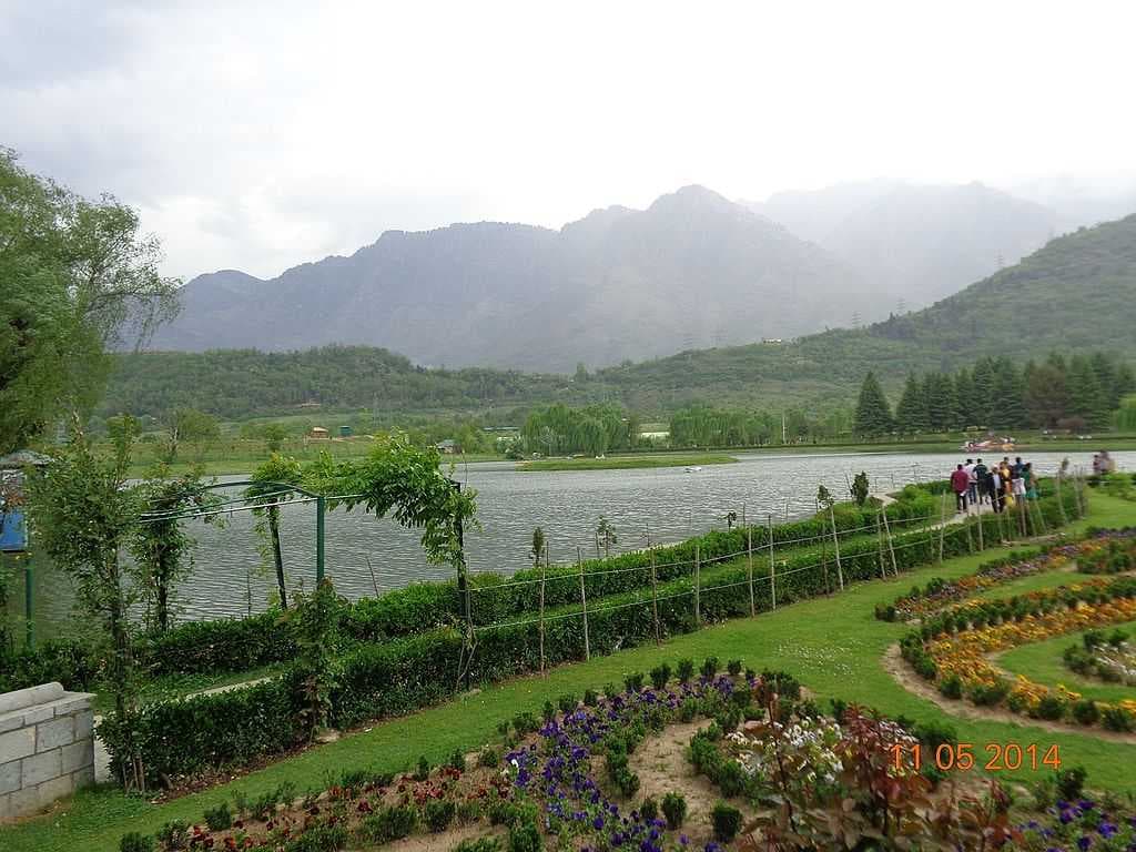 Lake in the botanical garden