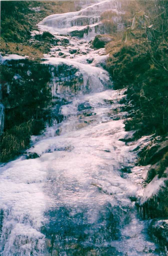Nuranang Falls travel image