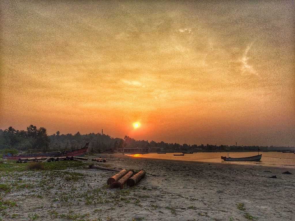 Mahe, Thalaserry travel image