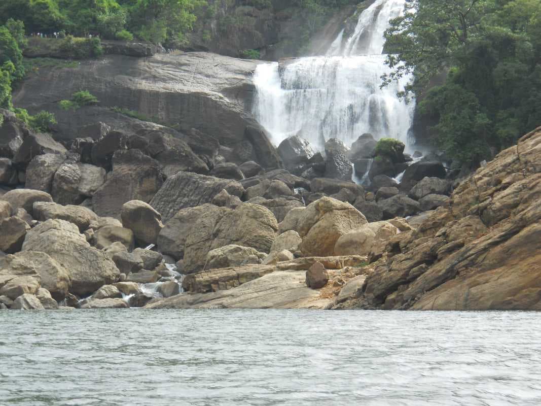 Papanasam Falls travel image