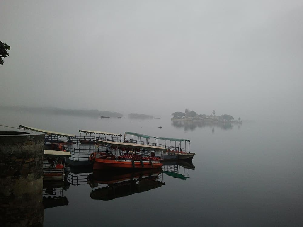 Lake Pichola travel image