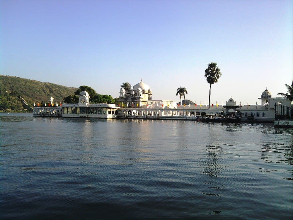 Lake Pichola travel image