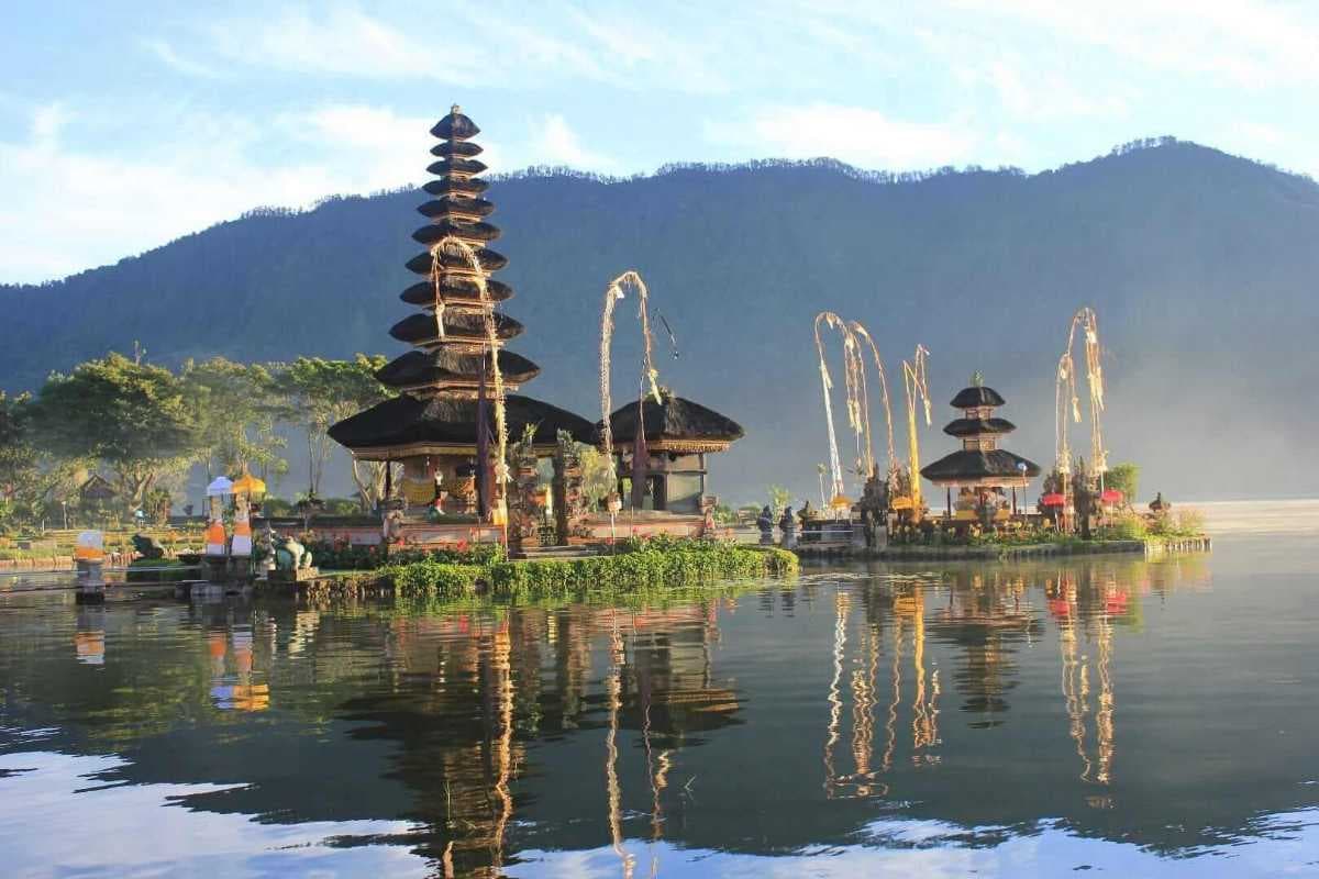 Ulun Danu Beratan Temple travel image