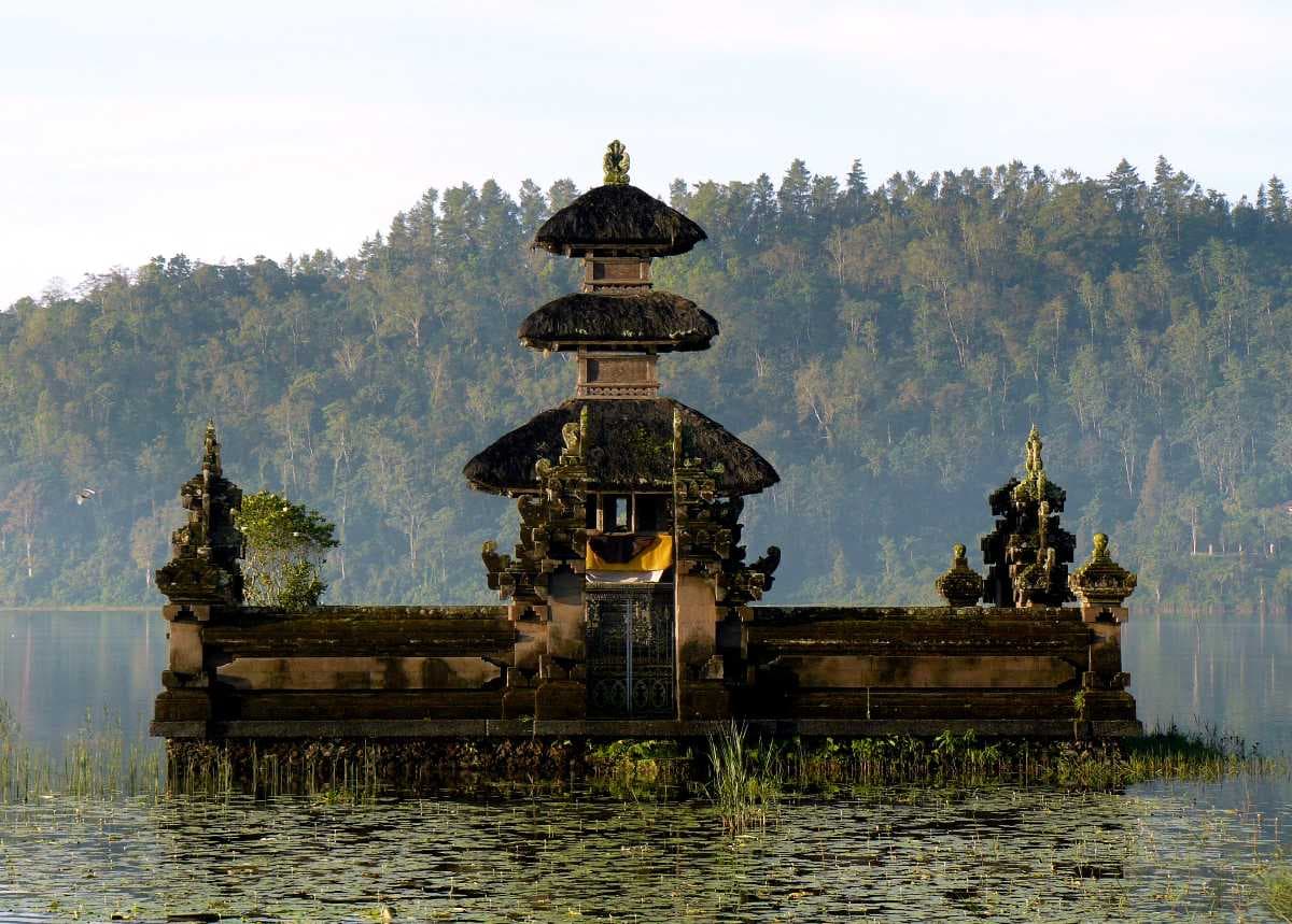 Ulun Danu Beratan Temple travel image