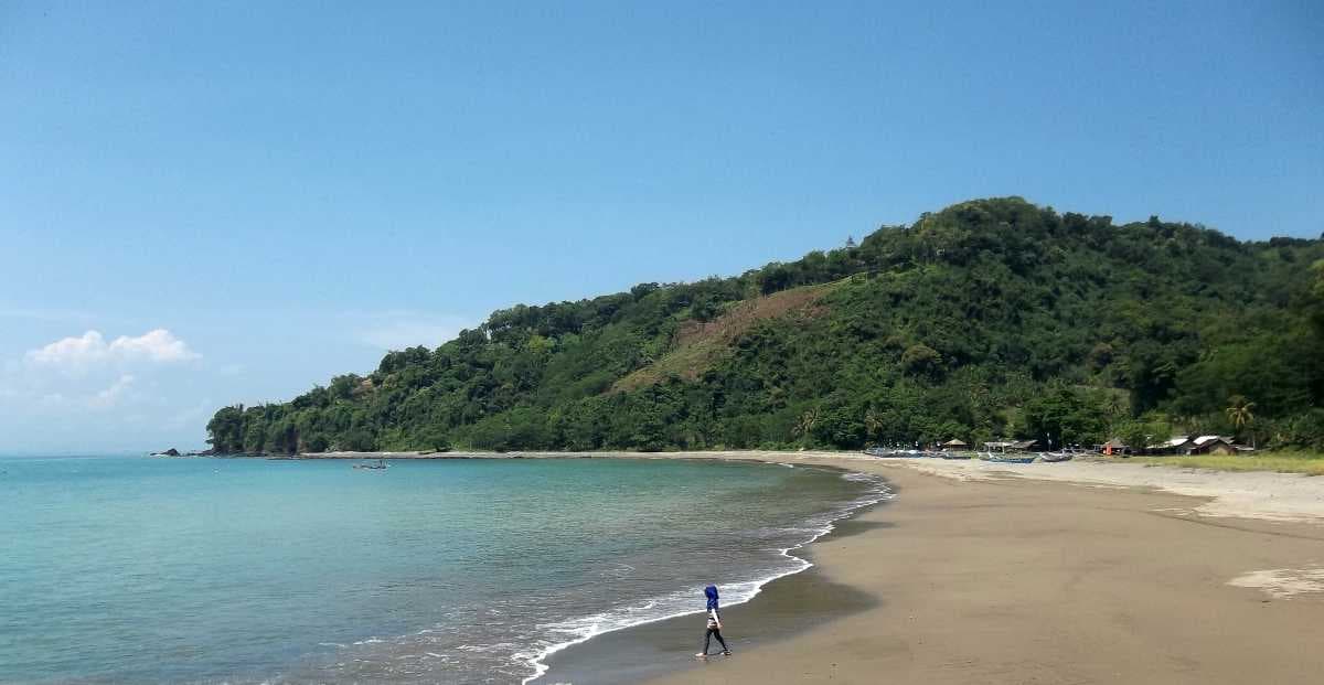 Pantai Palabuhanratu (Palabuhanratu Beach)