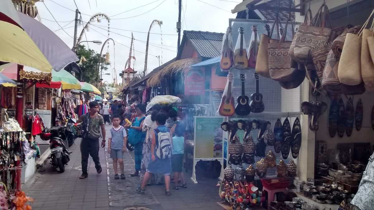 Traditional Handicrafts Shopping in Kintamani