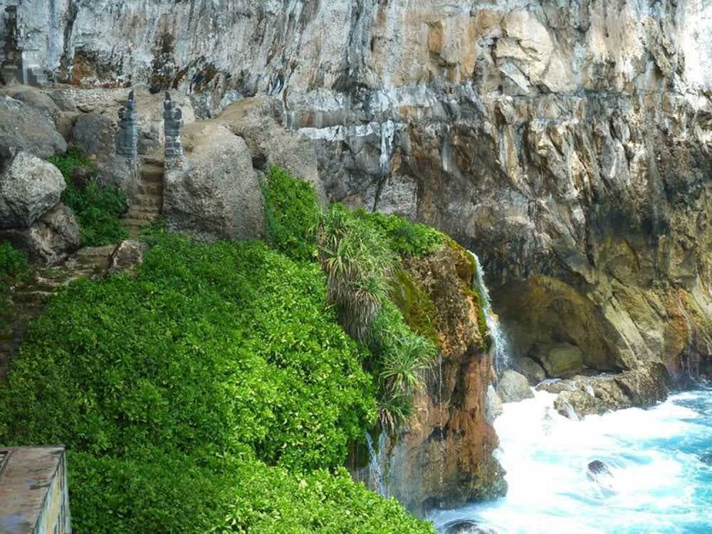 Peguyangan Waterfall - Must Visit Place in Nusa Penida