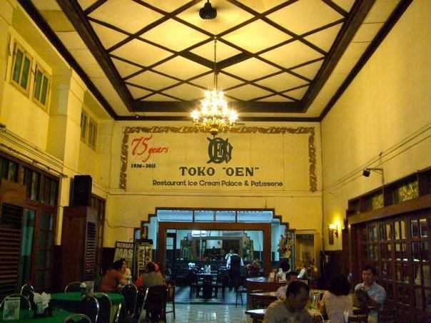 Toko Oen - One of the Oldest and Famous Restaurant