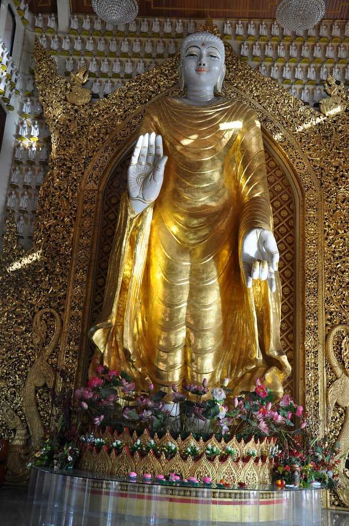 The colossal Buddha statue at the temple