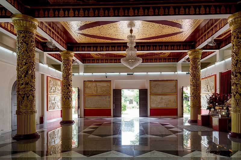 The Burmese Temple corridor