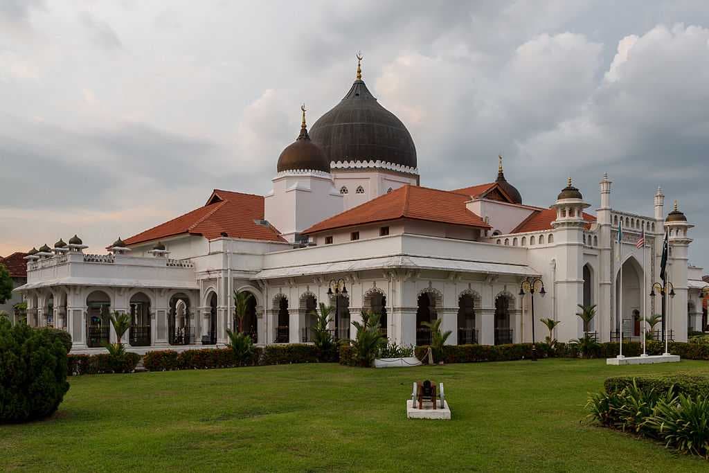 The Kapitan Keling Mosque is one of the oldest mosques in Penang.