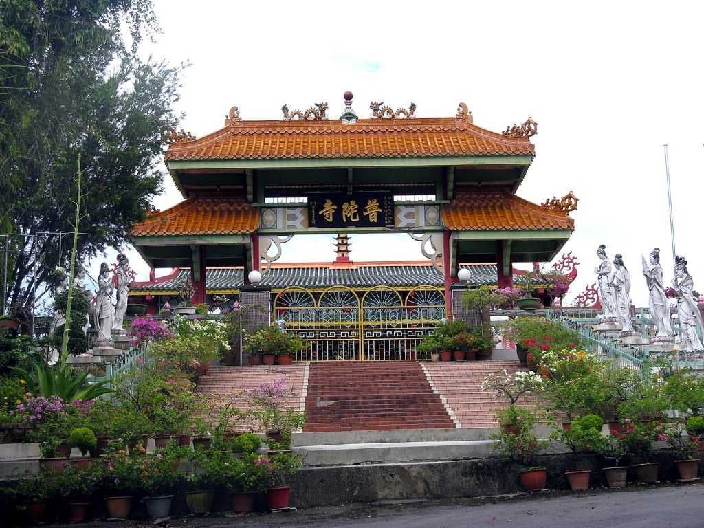 A glimpse of the Puh Tohh Tze Temple in Kota Kinabalu