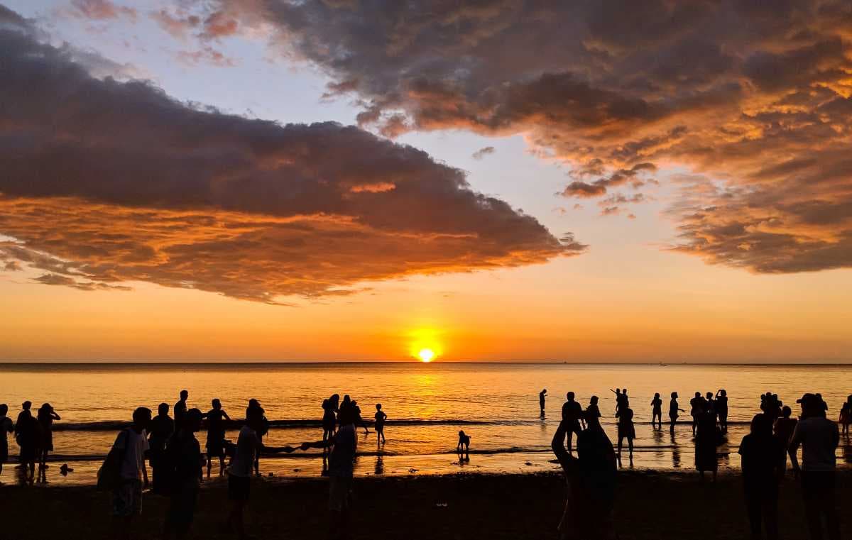 Beautiful Sunset View at Tanjung Aru Beach
