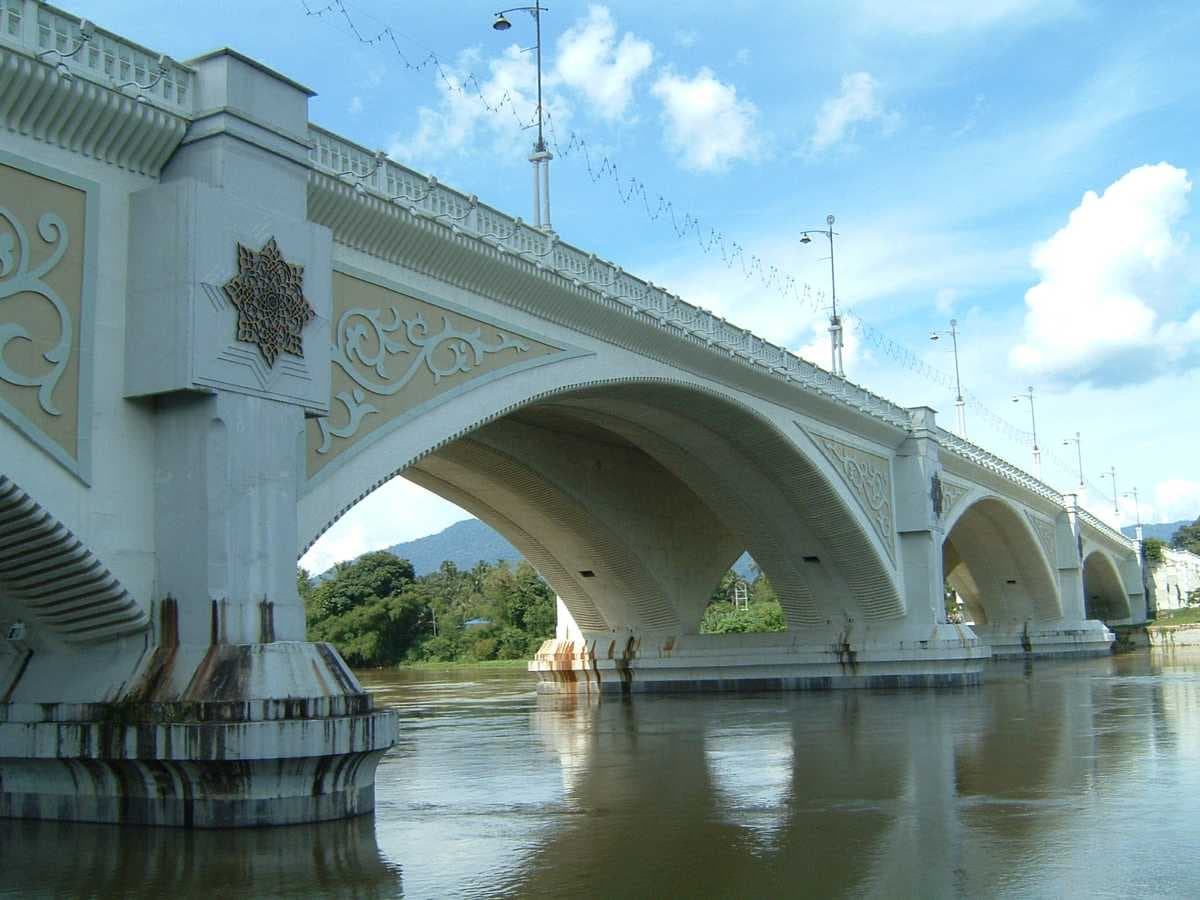 Sultan Iskandar Bridge, built over River Perak