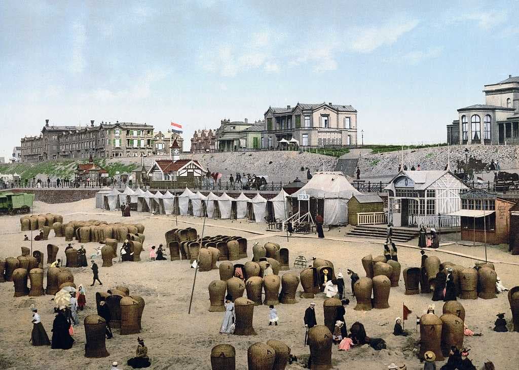 A photochrom of the beach circa 1900