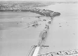 Auckland Harbour Bridge under construction