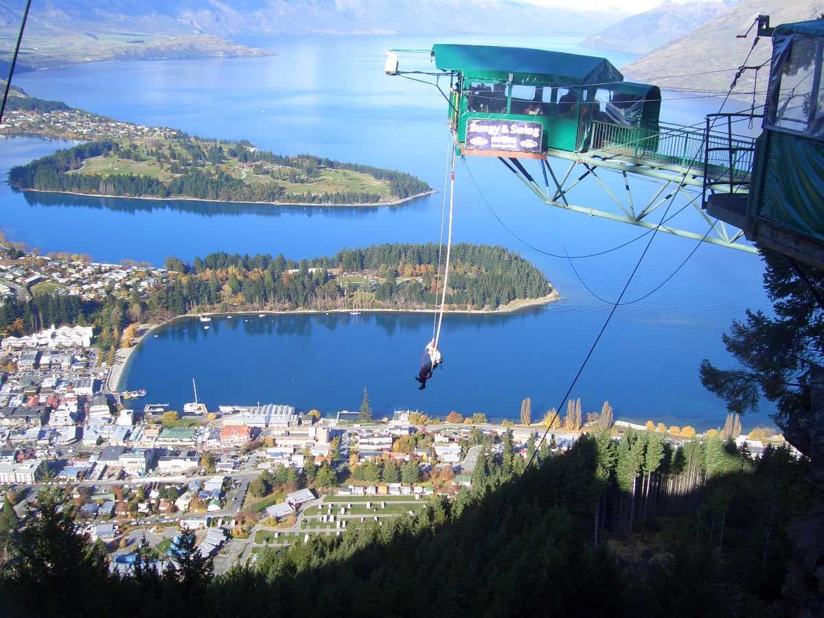 Bungy jump