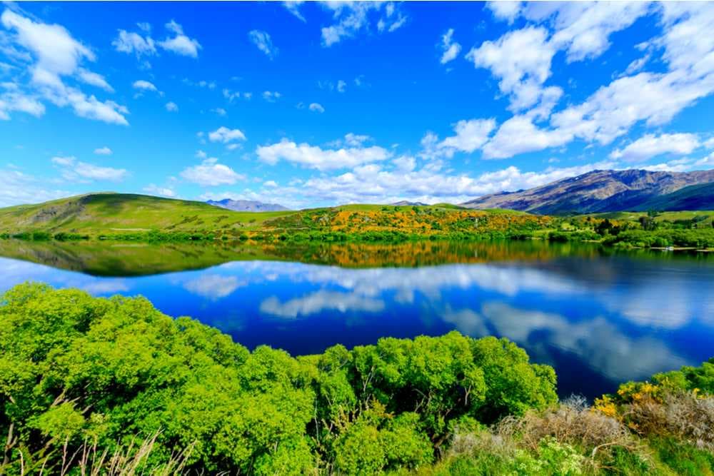 Lake Hayes - Beautiful Small Lake in Central Otago, New Zealand