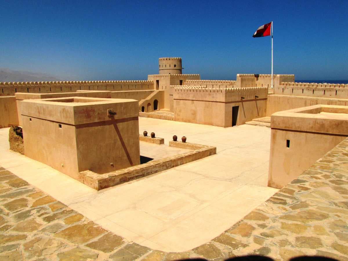 Sunaysilah Castle - Built to Guard the Sur City