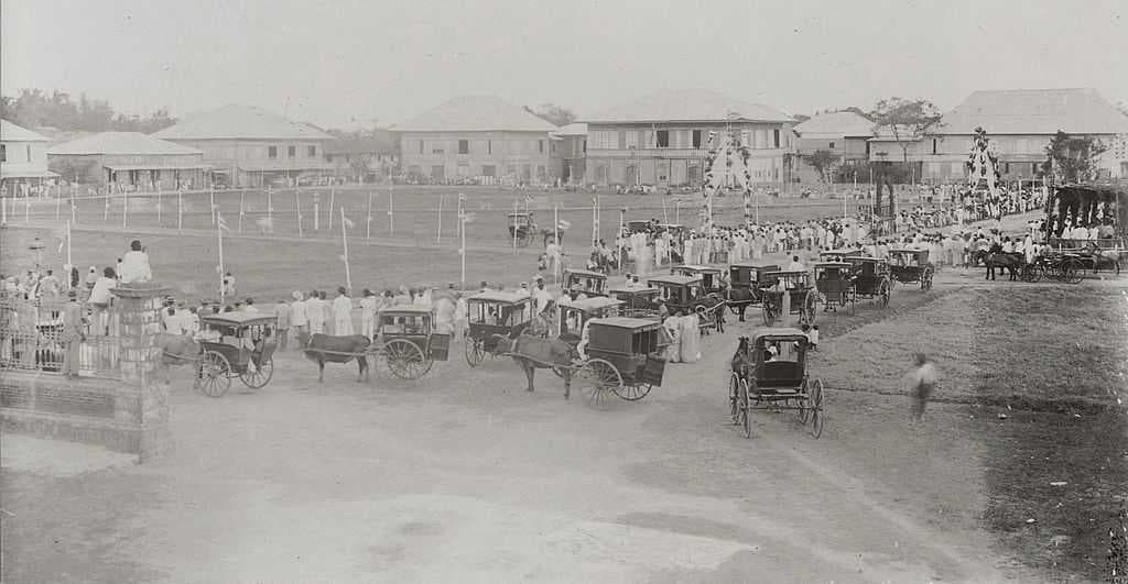 Bacolod Public Plaza during bicycle (kalesa) races in 1901.