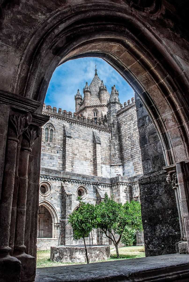 Evora