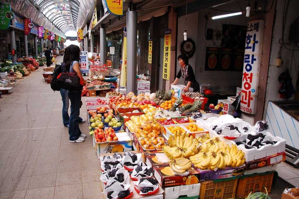 A fruit shop at Seongdong Market