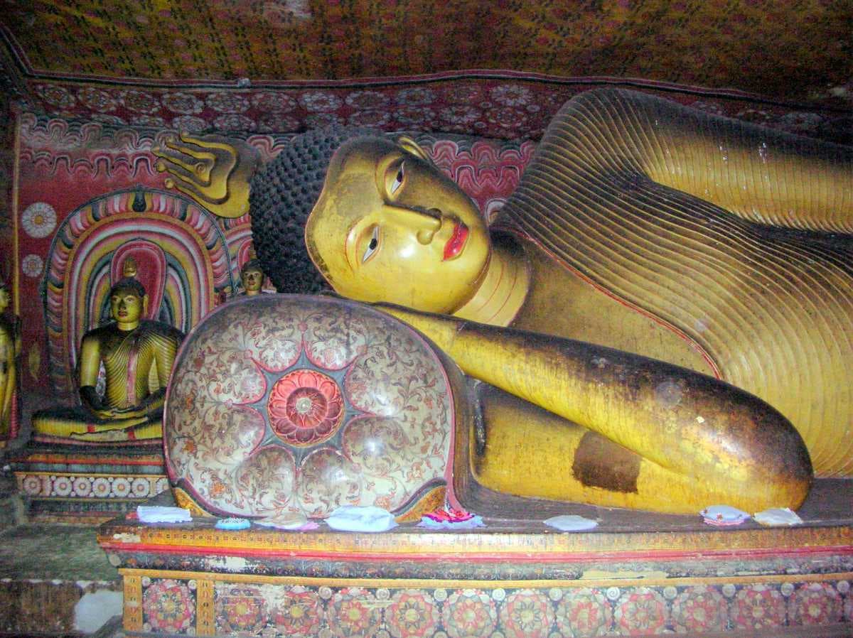 The reclining Buddha statue inside Dambulla Cave Temple