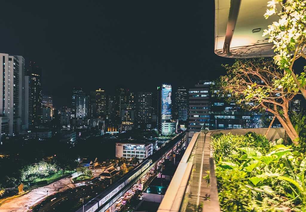 Emquartier travel image