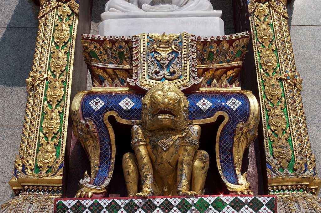Wat Intharawihan travel image