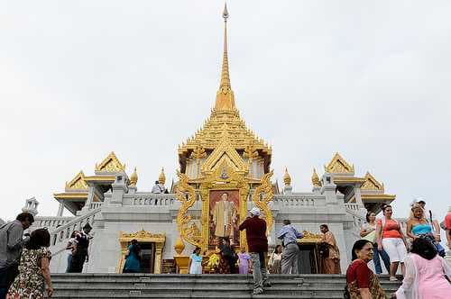 Wat Traimit travel image