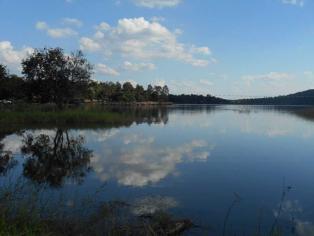 Hiking at Huay Tung Tao Lake