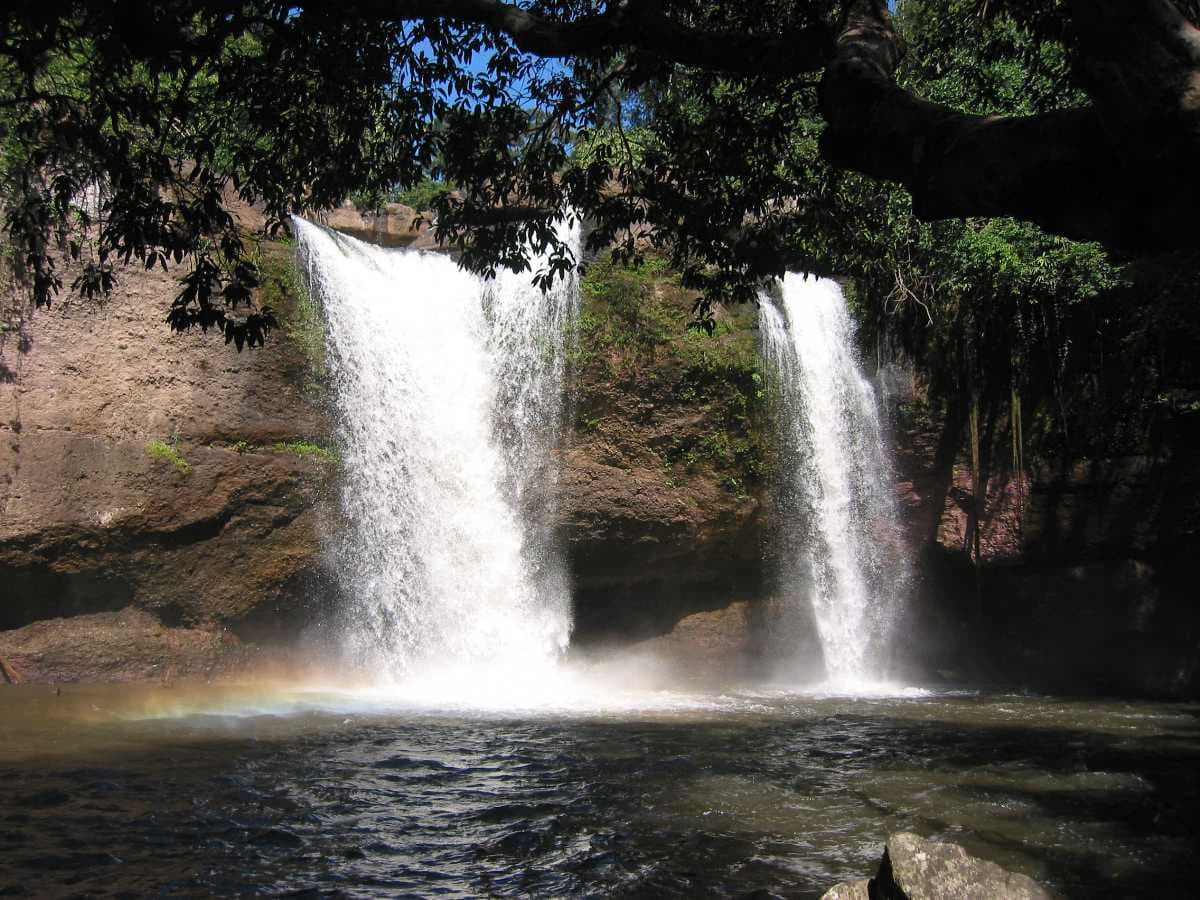 Trekking/Hiking travel image