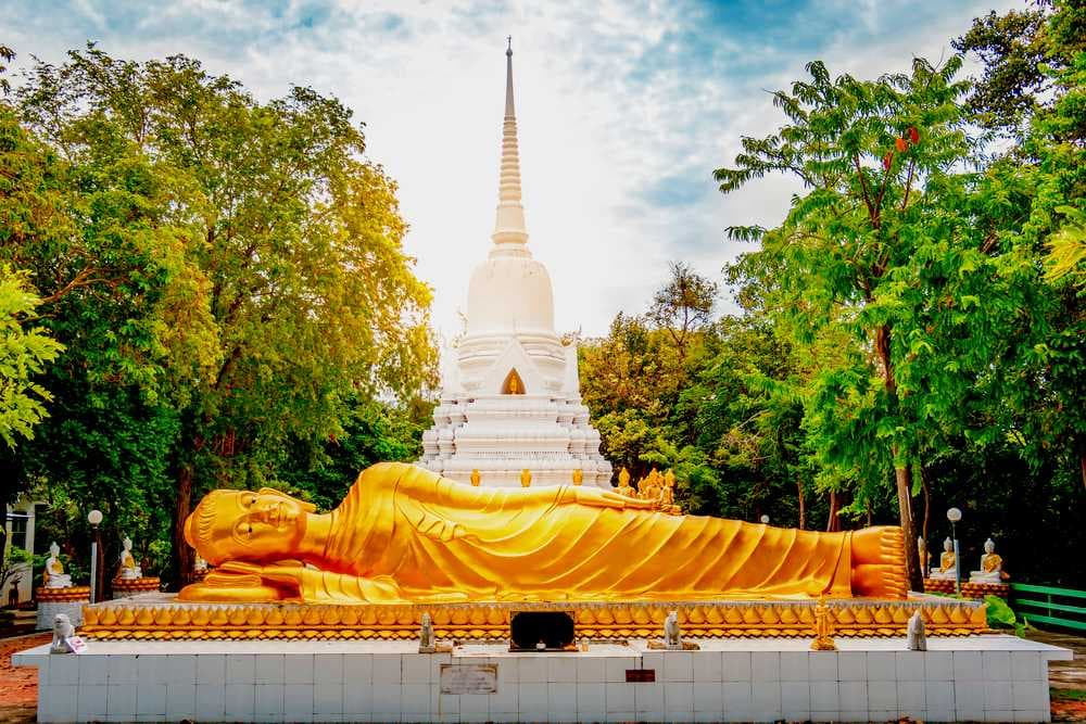 Laem Sor Pagoda - Small Temple Built in Srivijaya Style