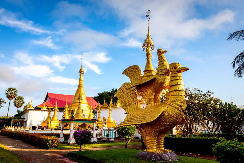 Magical Birds Sculpture at Watthai Wattanaram Temple